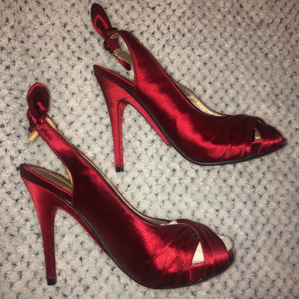 Red silk peep toe heels NWOT